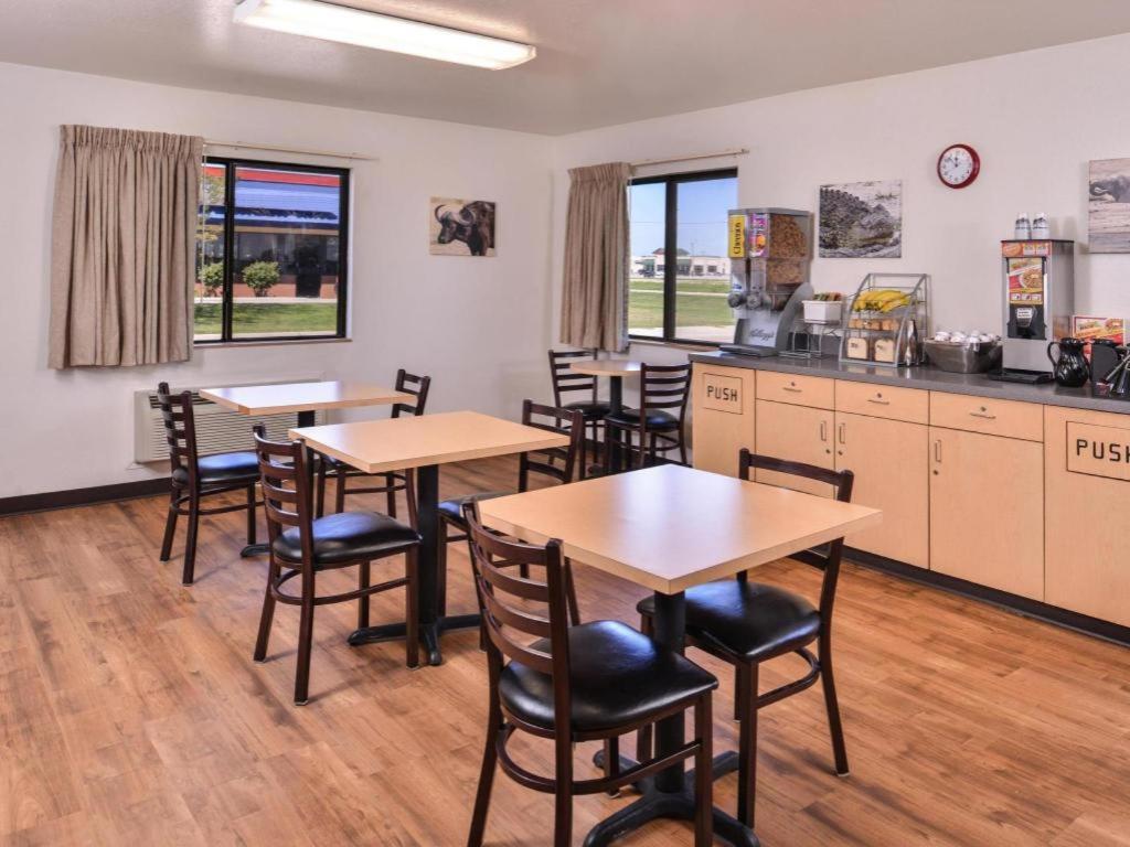 Americas Best Value Inn Missouri Valley Exterior foto