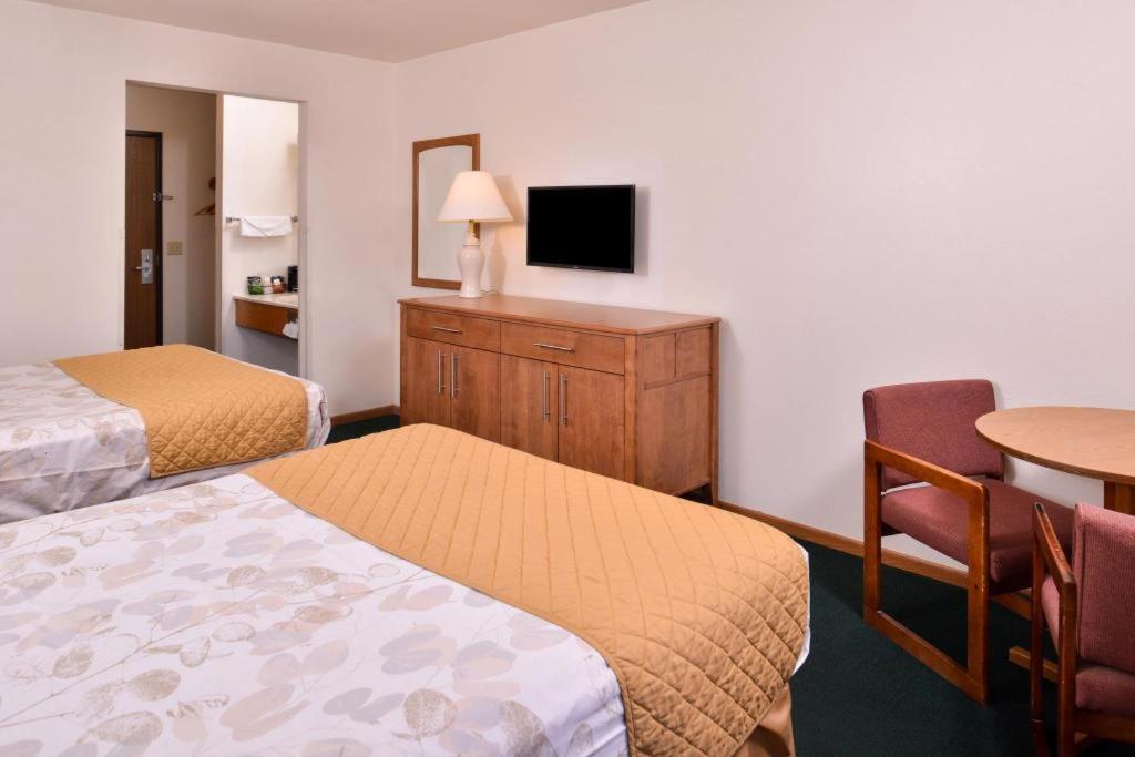 Americas Best Value Inn Missouri Valley Exterior foto